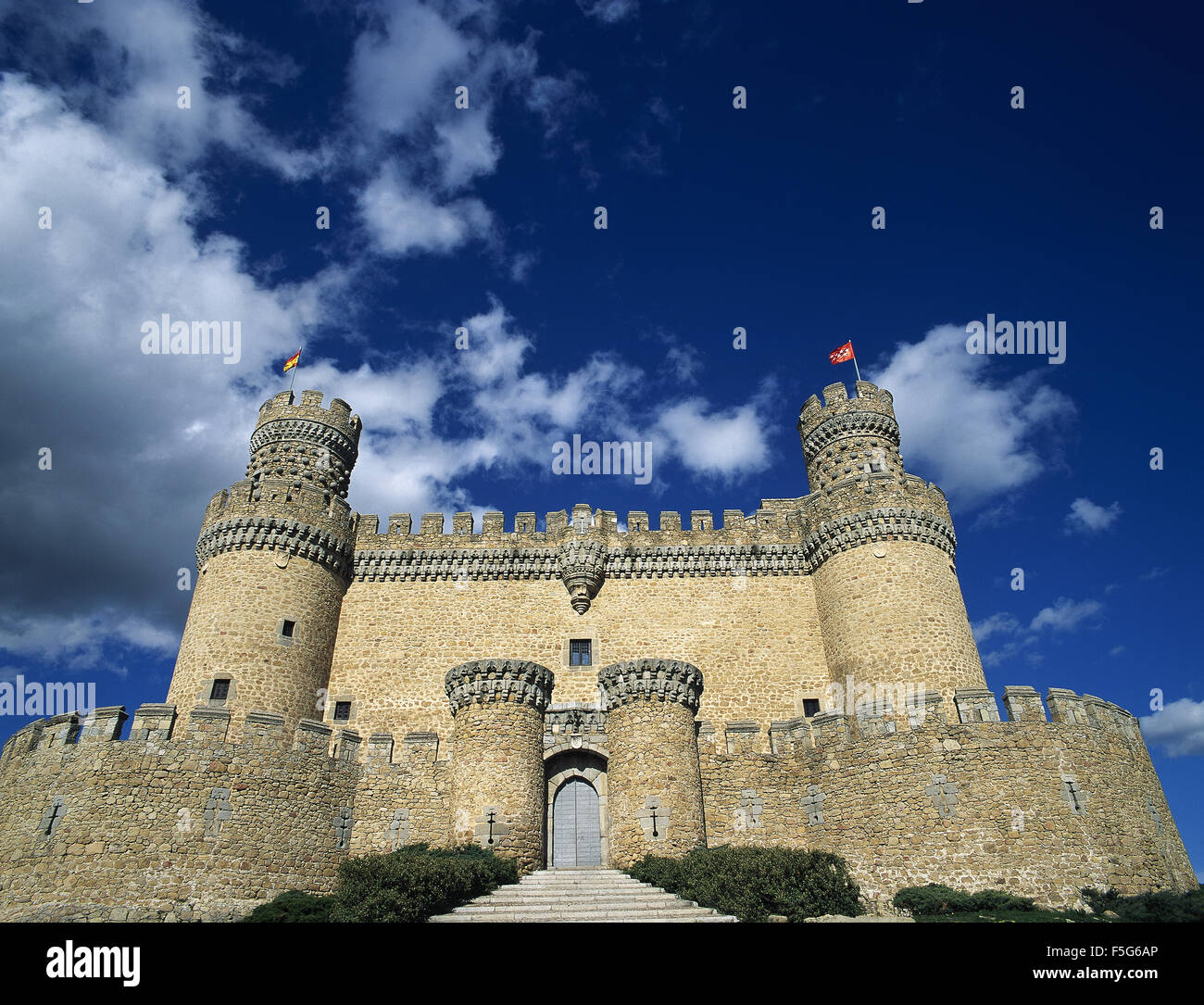 Spagna. Manzanares el Real. Nuovo Castello di Manzanares el Real. Costruito nel 1475 da Diego Hurtado de Mendoza, figlio del marchese di Santillana. Esterno. Comunità di Madrid. Foto Stock