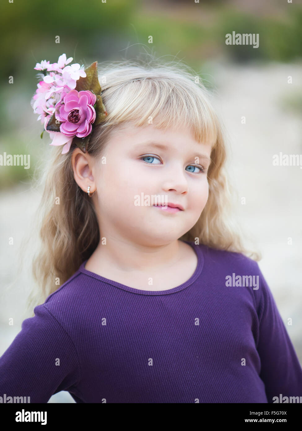 Ritratto di un simpatico bambina di 5 anni Foto Stock