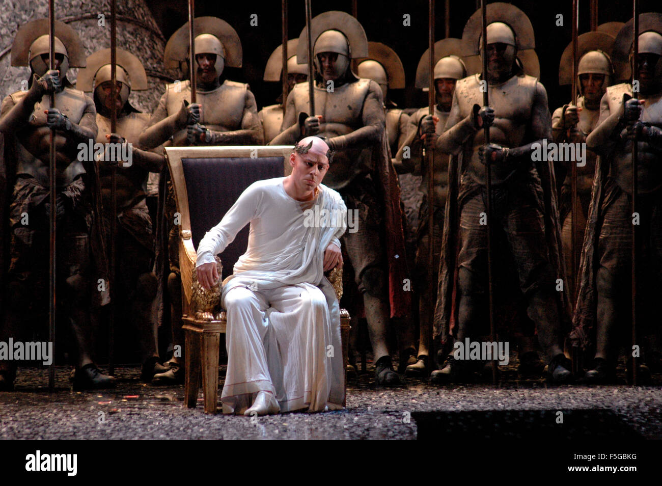 Szenenfoto: ANNONE, Mueller-Brachmann Komparsen - Opernproduktion "Parsifal" (von Richard Wagner, Inszenierung: Bernd Eichinger, Foto Stock