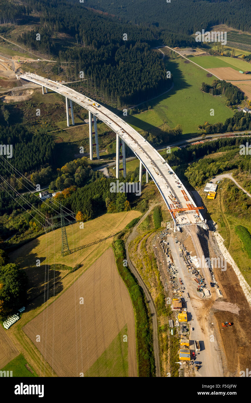Nuttlar viadotto, acciaio costruzione composita ponte, ponte autostradale A46, espansione ed estensione di una46 tra Meschede e Foto Stock