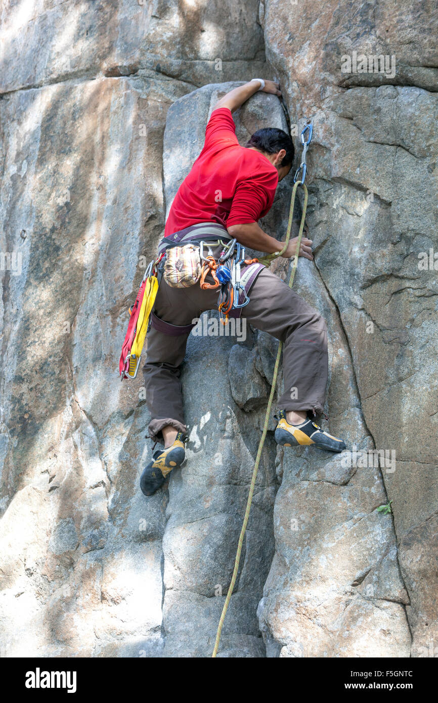 L'uomo, scalatore arrampicata su roccia, Repubblica Ceca Foto Stock