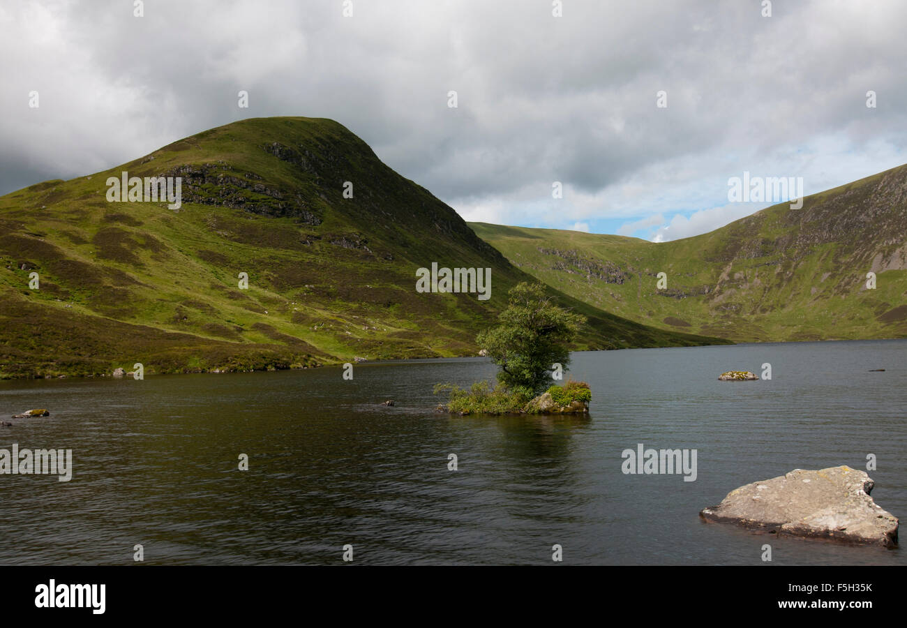 Guardando sul Loch Skene, Dumfries and Galloway Foto Stock