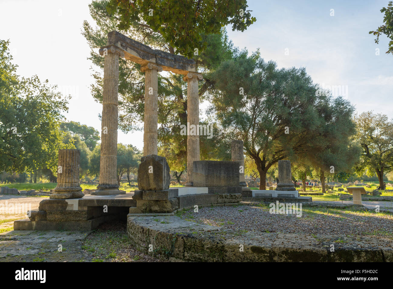 Grecia Olympia, antiche rovine dell'importante Philippeion in Olympia, luogo di nascita dei giochi olimpici - Patrimonio mondiale UNESCO s Foto Stock