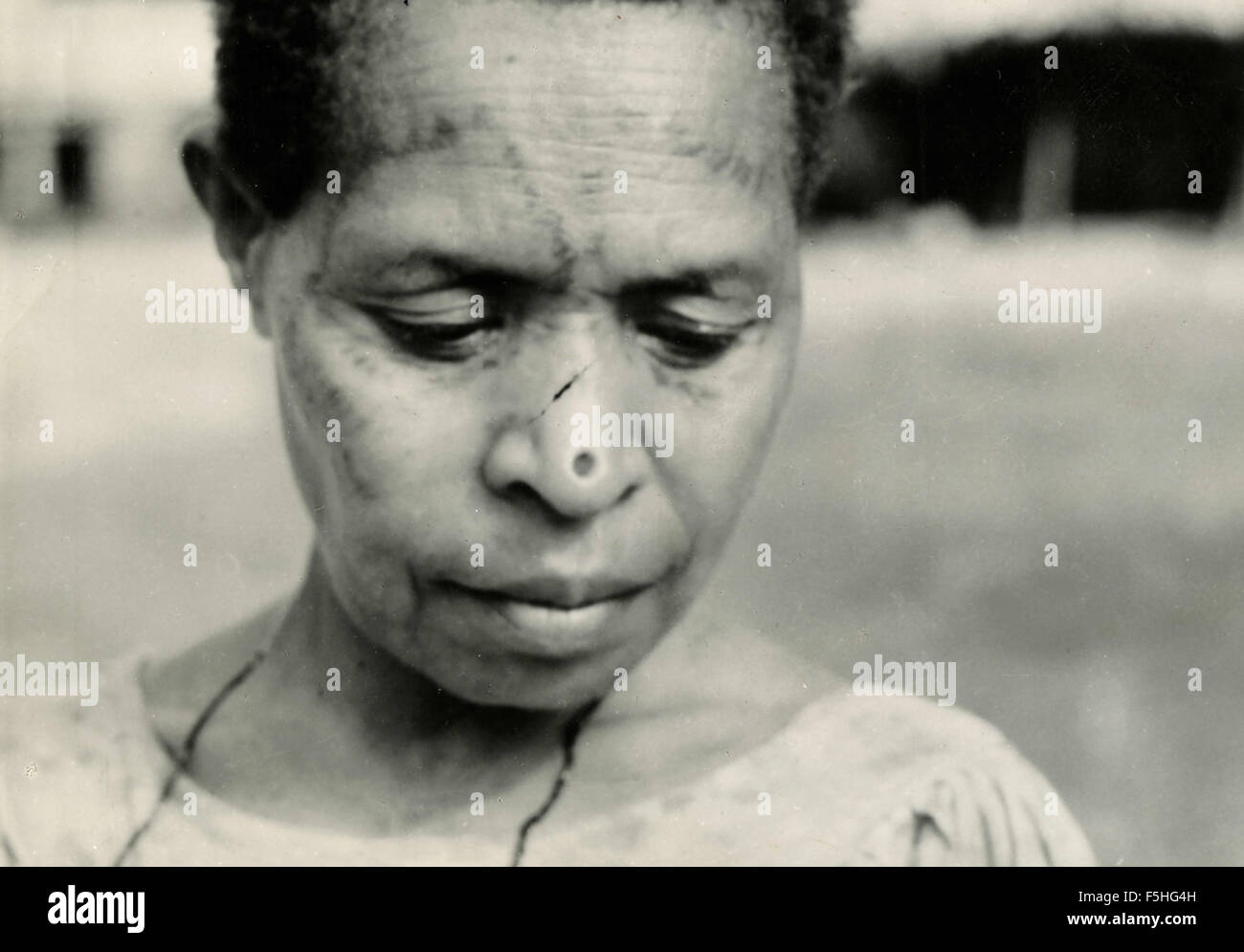 Adultera con un foro nel naso, il foro di infedeltà, Nuova Guinea Foto Stock