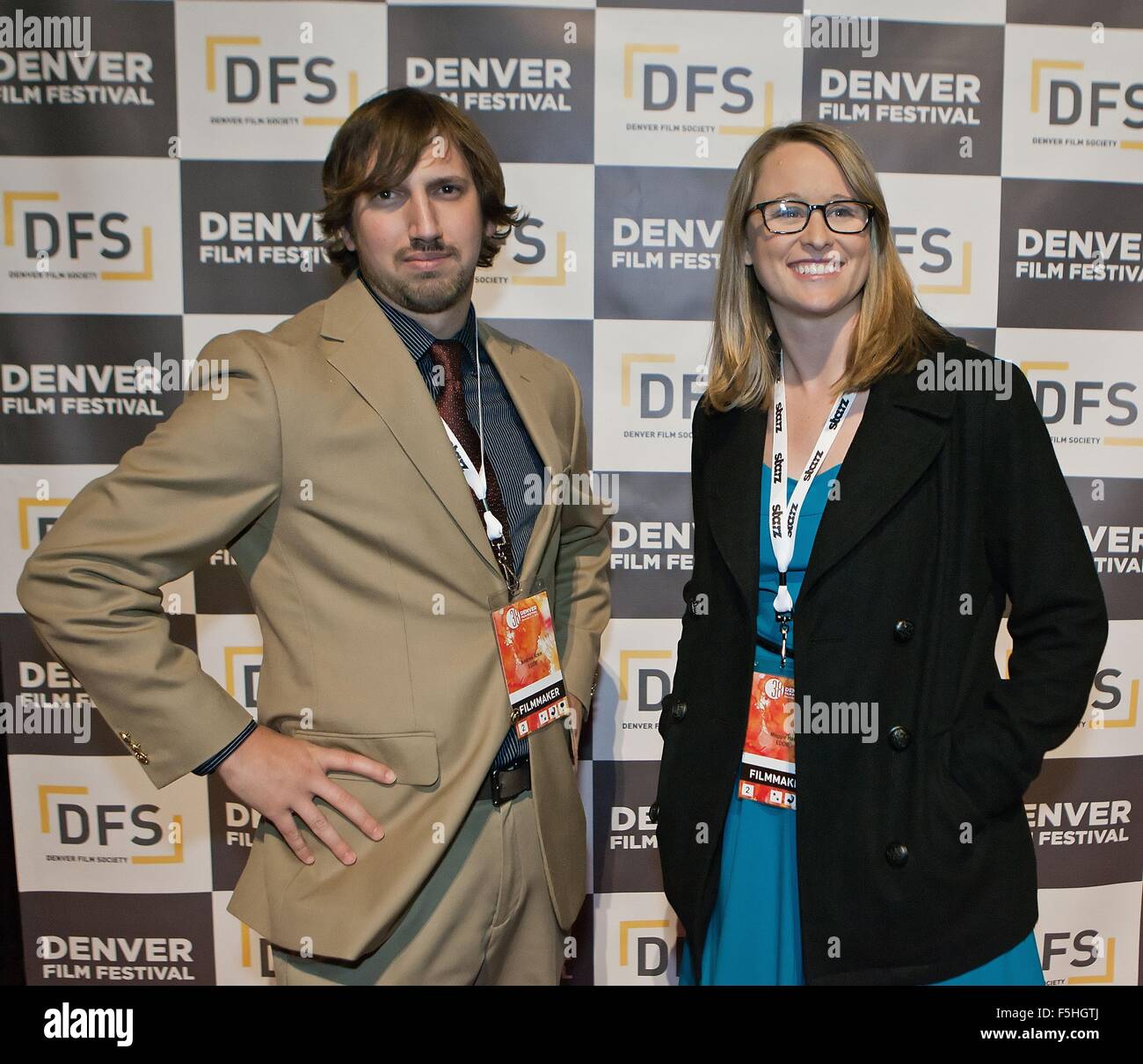 Denver, Colorado, Stati Uniti d'America. 4 Novembre, 2015. Festival Film registi ANDREW ARKIS, sinistra e MAGGIE HART, a destra del film ''Eddie'' a piedi il tappeto rosso come il 38th. Denver Film Festival prende il via la proiezione di Charlie Kaufman di black comedy Anomalisa al Ellie Caulkins Opera House presso il centro di Denver per il Performing Arts mercoledì notte. Credito: Hector Acevedo/ZUMA filo/Alamy Live News Foto Stock