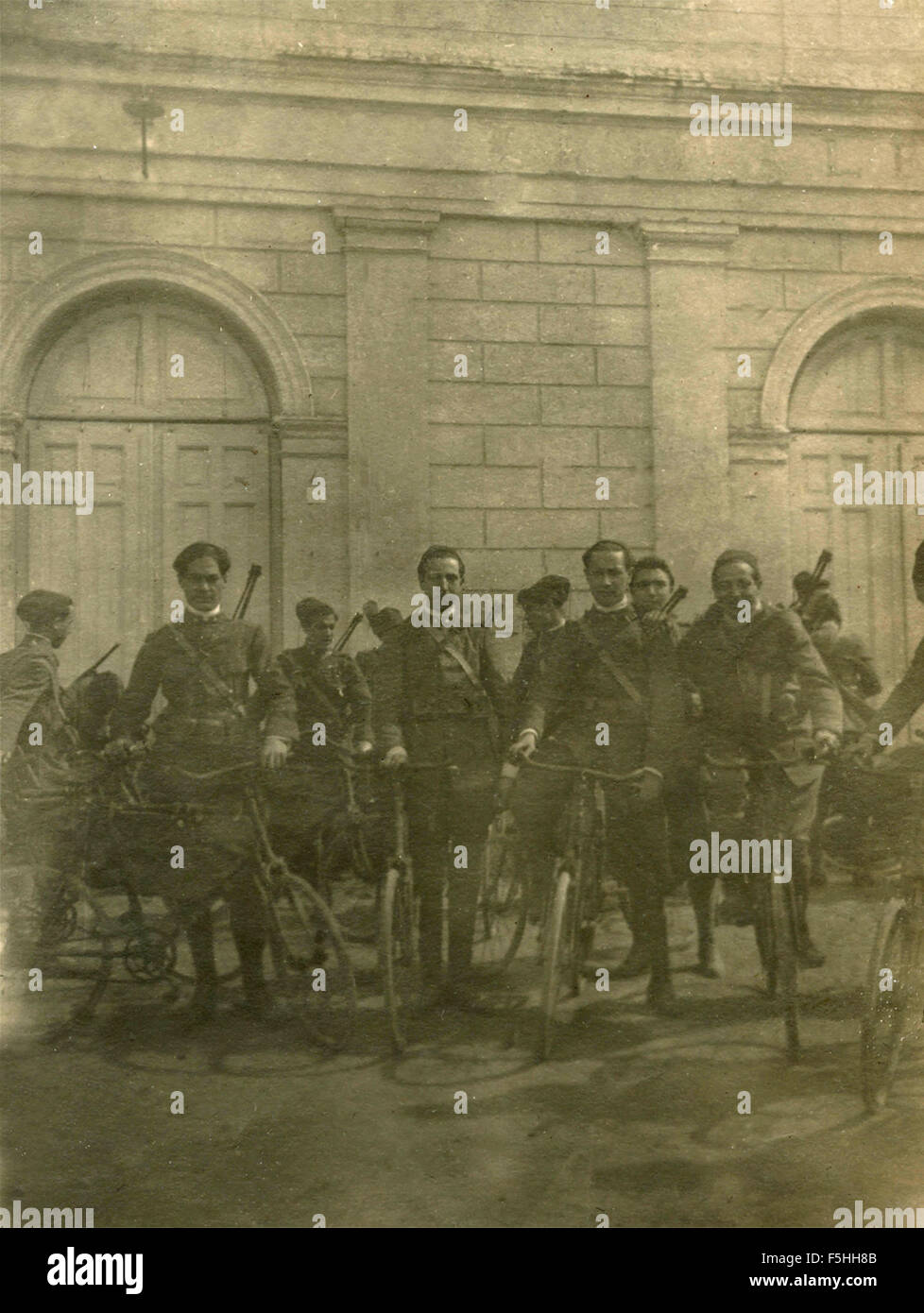 Sharpshooters ciclisti del Regio esercito italiano Foto Stock