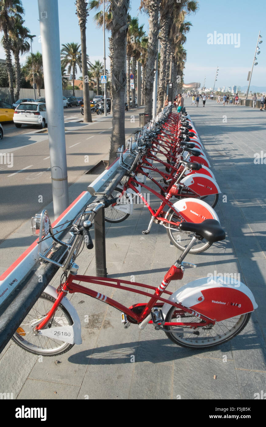 Self service Rent a Bike,stazione bicicletta,Barcellona,Cataluña,Spagna.sulla spiaggia di Barceloneta,urban,beach,Barcellona,Cataluña,Spagna. Foto Stock