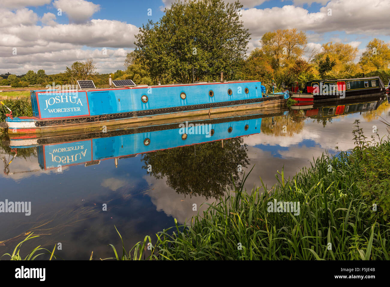 Barche a Kennet and Avon Canal Berkshire REGNO UNITO Foto Stock