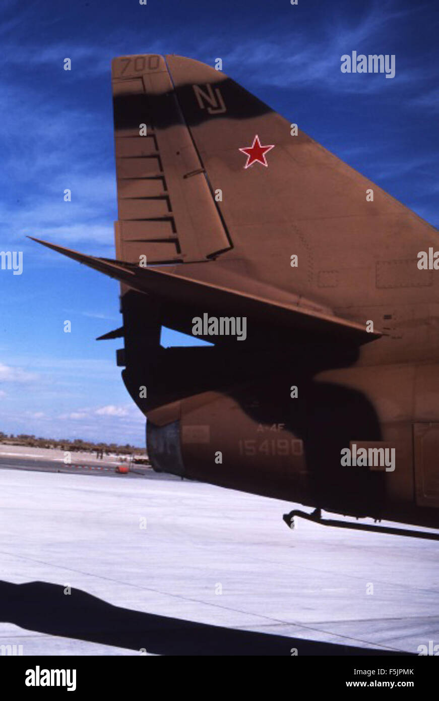 Questa immagine della collezione diapositive Rene Francillon mostra una scena storica dell'aviazione. La collezione contiene una varietà di diapositive che catturano momenti significativi nella storia dell'aviazione, con particolare attenzione alla progettazione e ai progressi degli aeromobili. Foto Stock