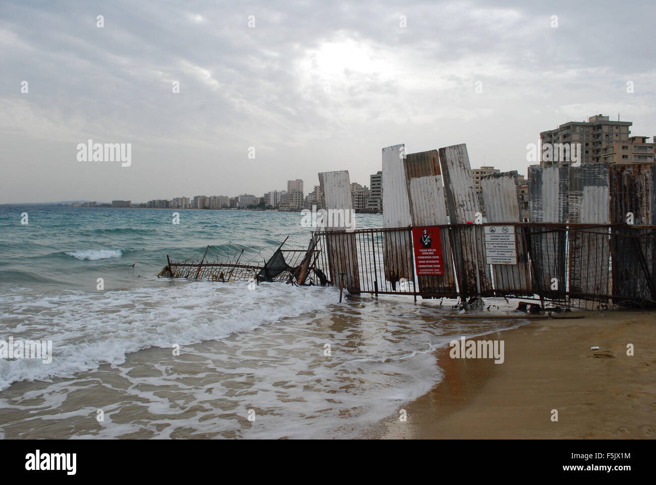 Zona Ristretta, città fantasma, Varosha, Famagosta, Cipro Foto Stock