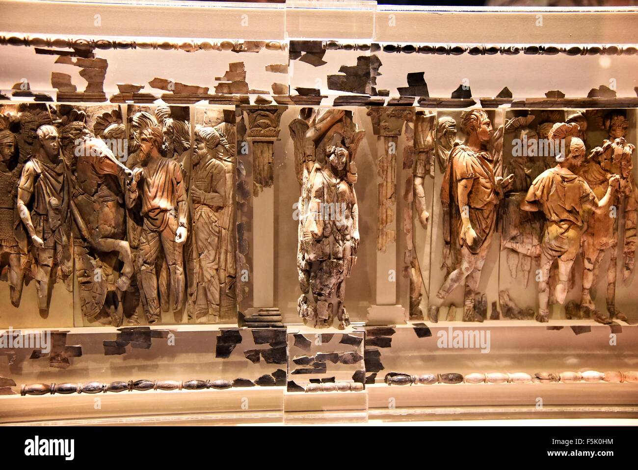 La città di Efeso Museo Archeologico (turco: Efes Müzesi) Selçuk vicino İzmir, Turchia. Avorio fregio scolpito da case Terrazza. Foto Stock