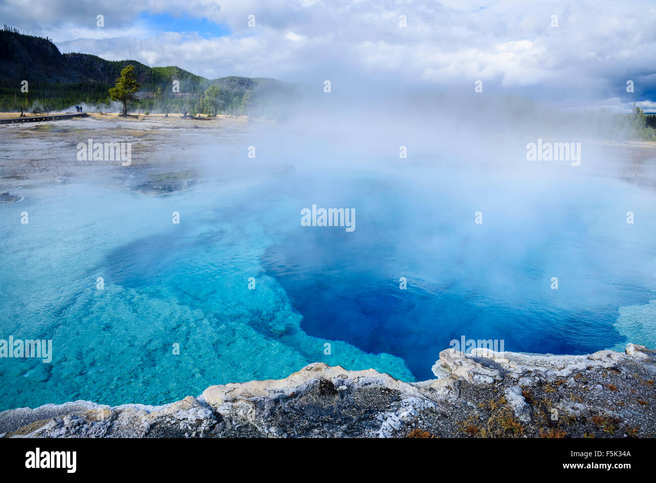 Sapphire Pool, Biscuit Basin, il Parco Nazionale di Yellowstone, Wyoming USA Foto Stock