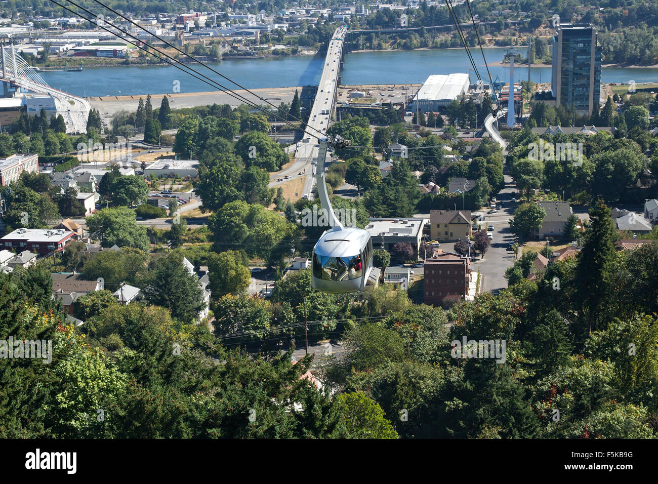 Portland, Oregon sky tram con vista aerea della città. Foto Stock