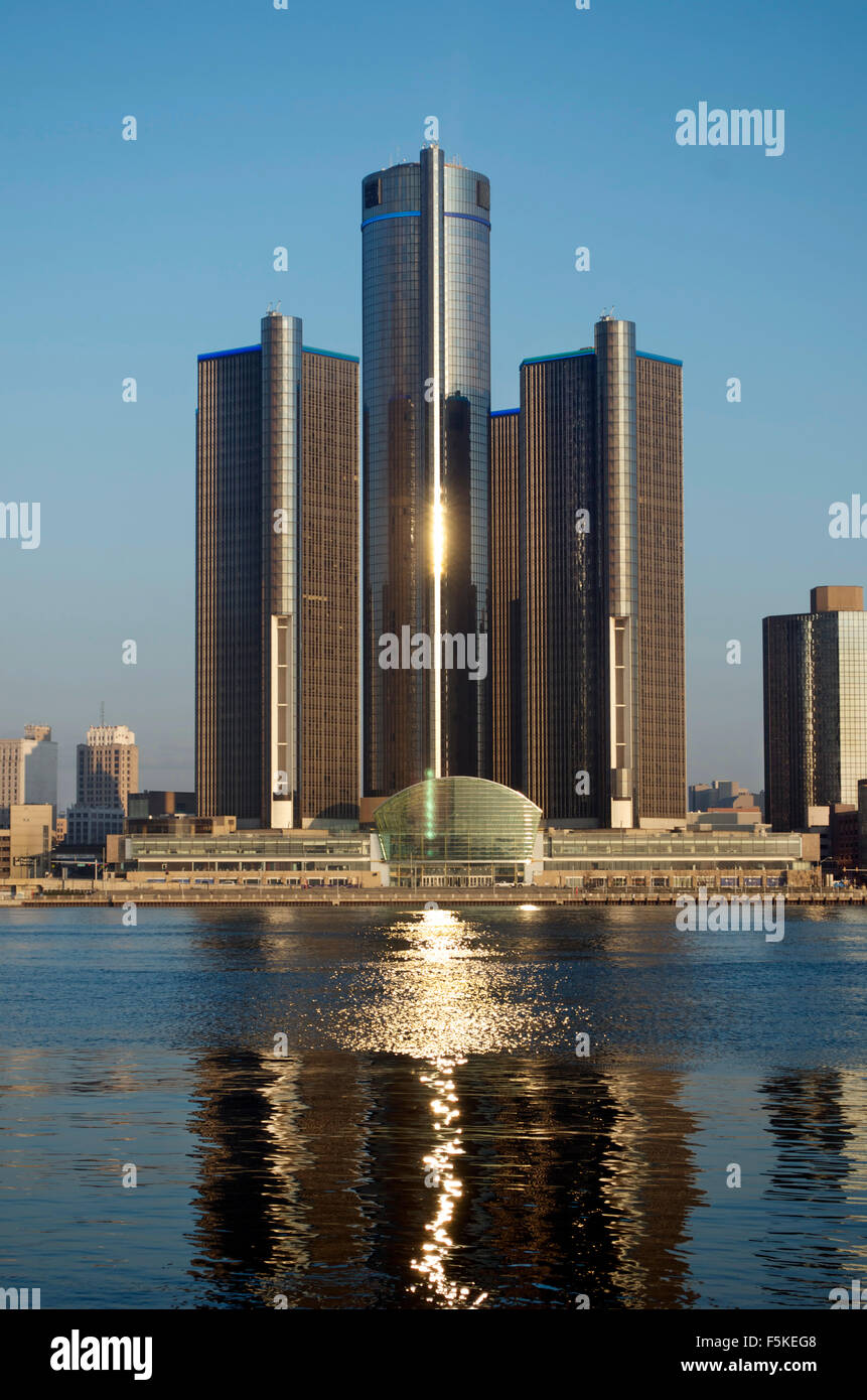 Lo Skyline di Detroit Shot allo spuntar del giorno di novembre 2015 Foto Stock