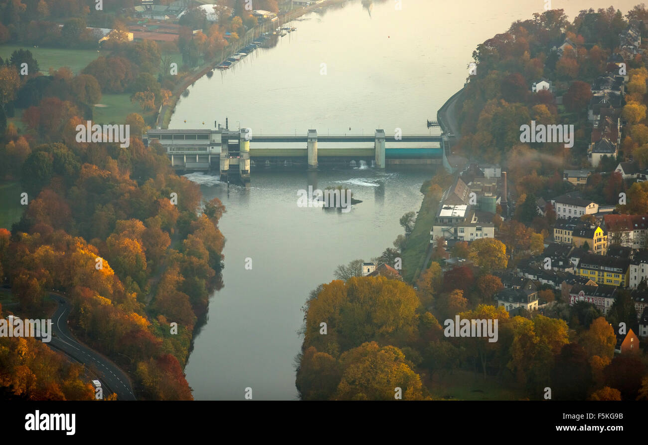 La Ruhr, Weir, weir lago Baldeneysee, lock , della Ruhr, Ruhrverband, la Ruhr Associazione, autunno umore Atmosfera mattutina, Essen, Foto Stock