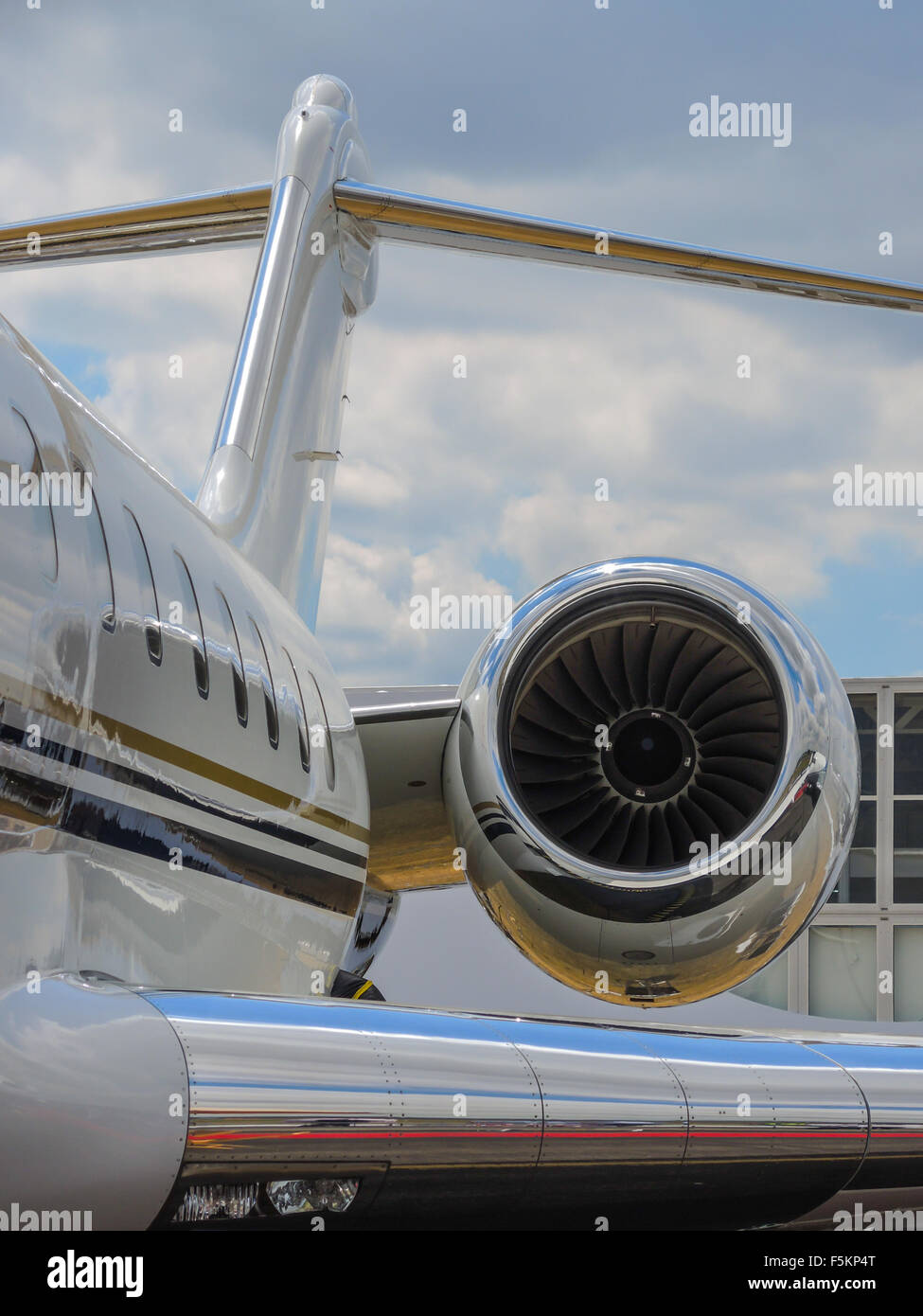 Chrome cruscotto sul jet executive Foto Stock