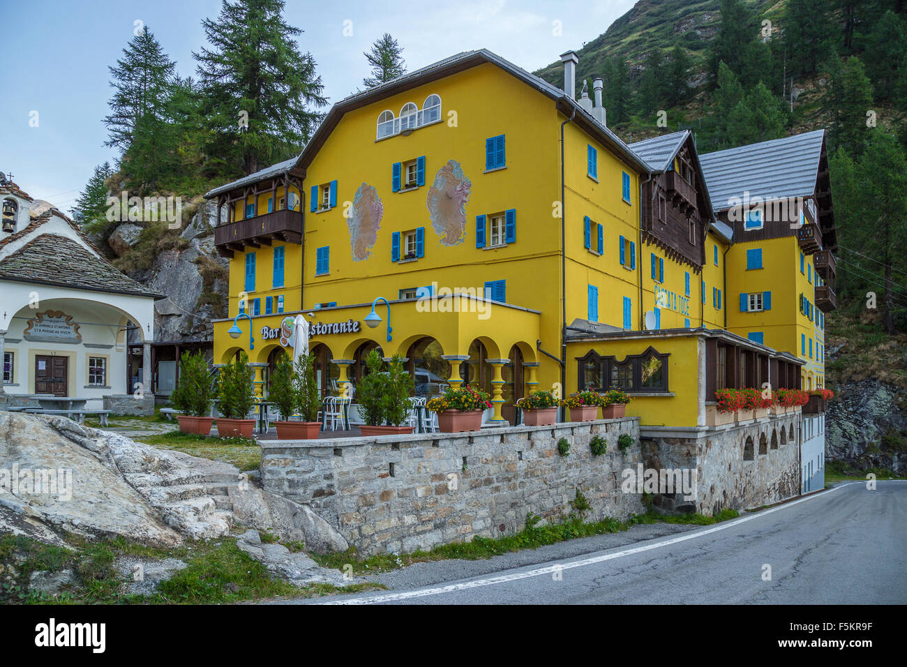 Italia Piemonte Formazza Hotel storico Cascata del Toce Foto stock - Alamy