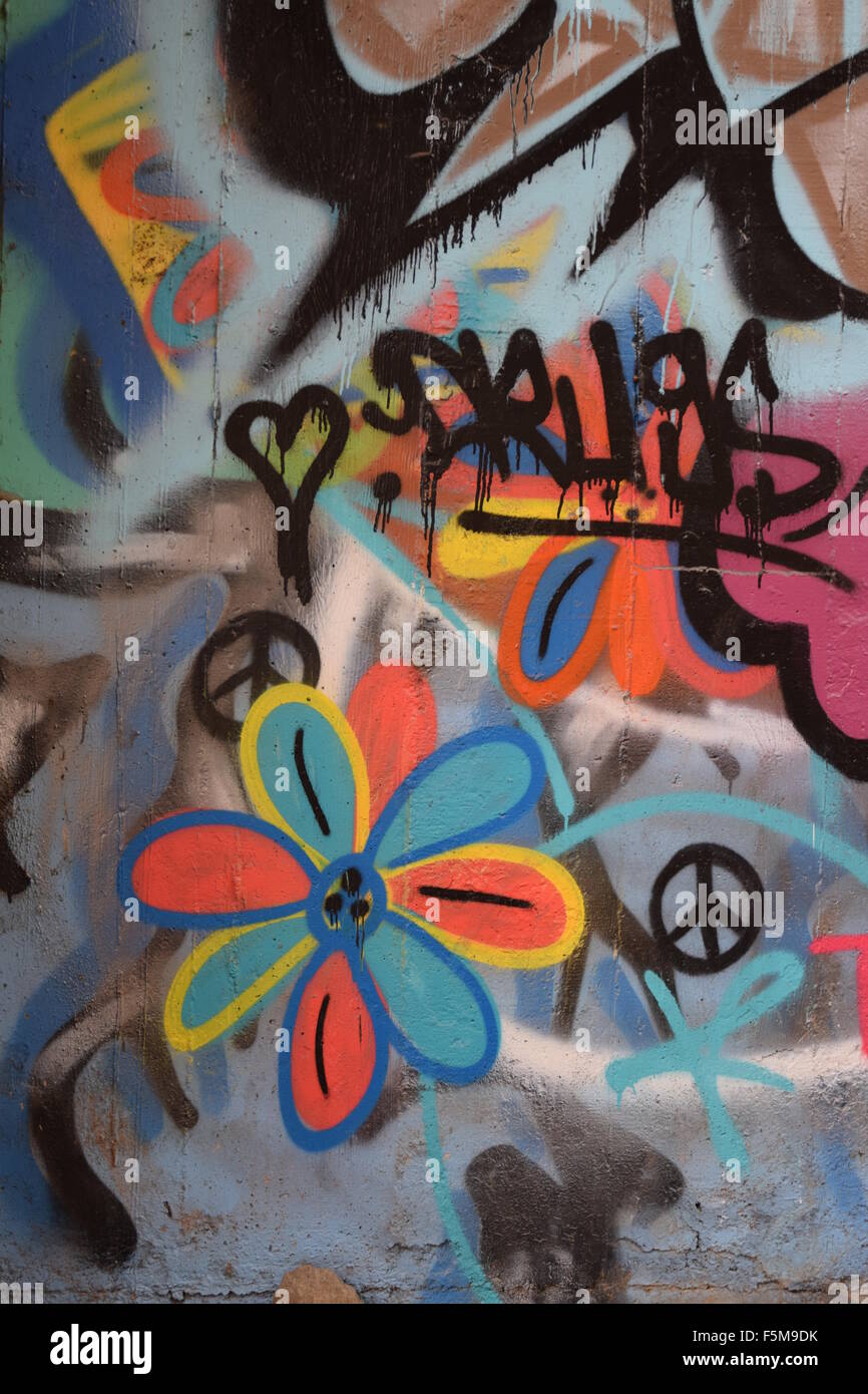 Flower Power graffiti. Foto Stock