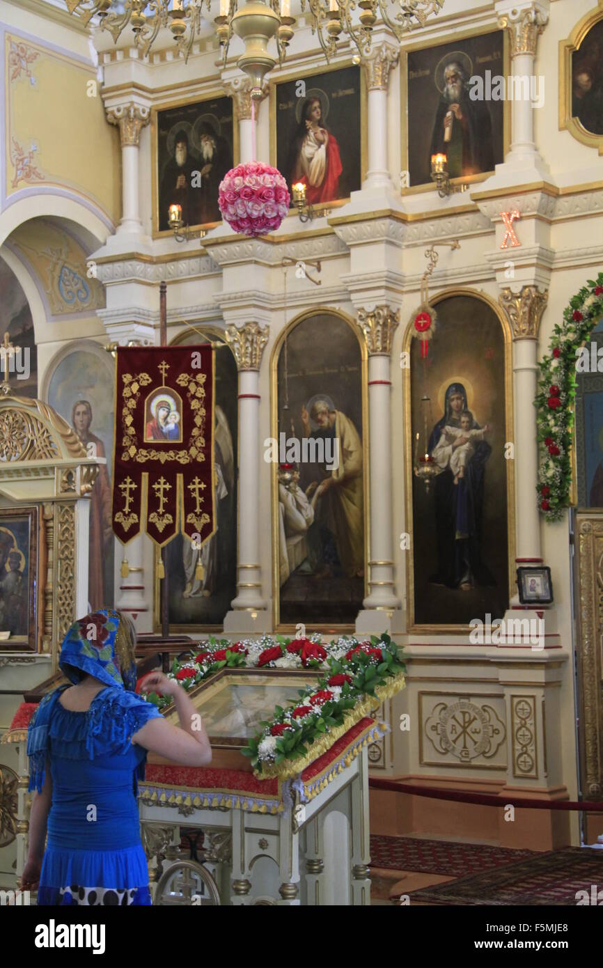 Israele, Tel Aviv-Yafo, la Domenica di Pasqua presso la Chiesa Russa Ortodossa di San Pietro e San Tabitha in Jaffa Foto Stock