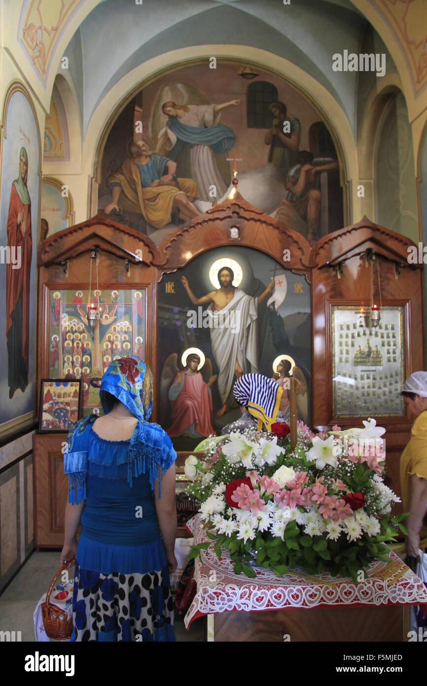 Israele, Tel Aviv-Yafo, la Domenica di Pasqua presso la Chiesa Russa Ortodossa di San Pietro e San Tabitha in Jaffa Foto Stock