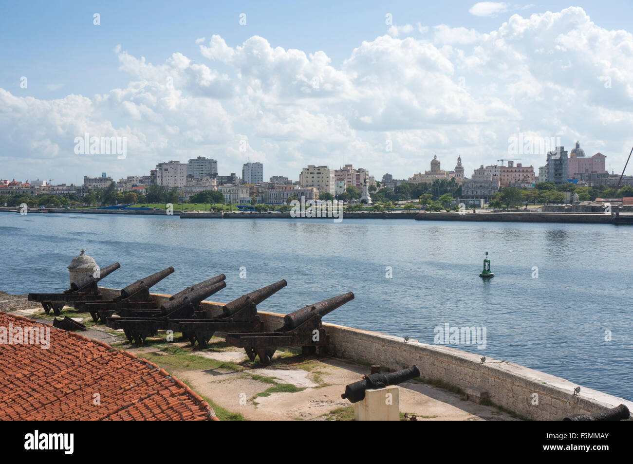 I cannoni rivolti verso la Baia dell Avana, Morro Castle, Havana, Cuba Foto Stock