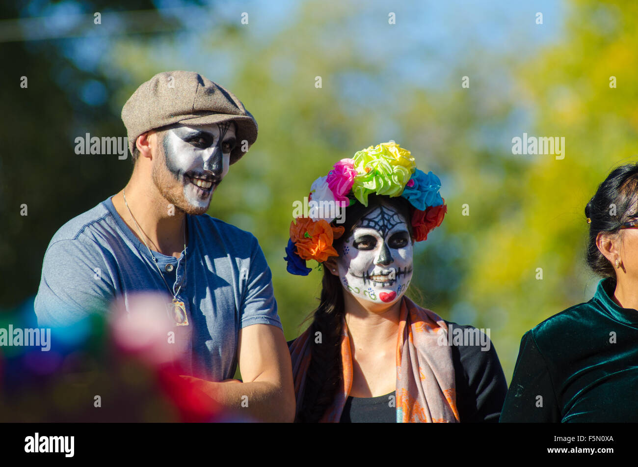 Muertos y Le calendule Parade di Albuquerque, Nuovo Messico, Stati Uniti d'America. Il 1 novembre 2015. Foto Stock