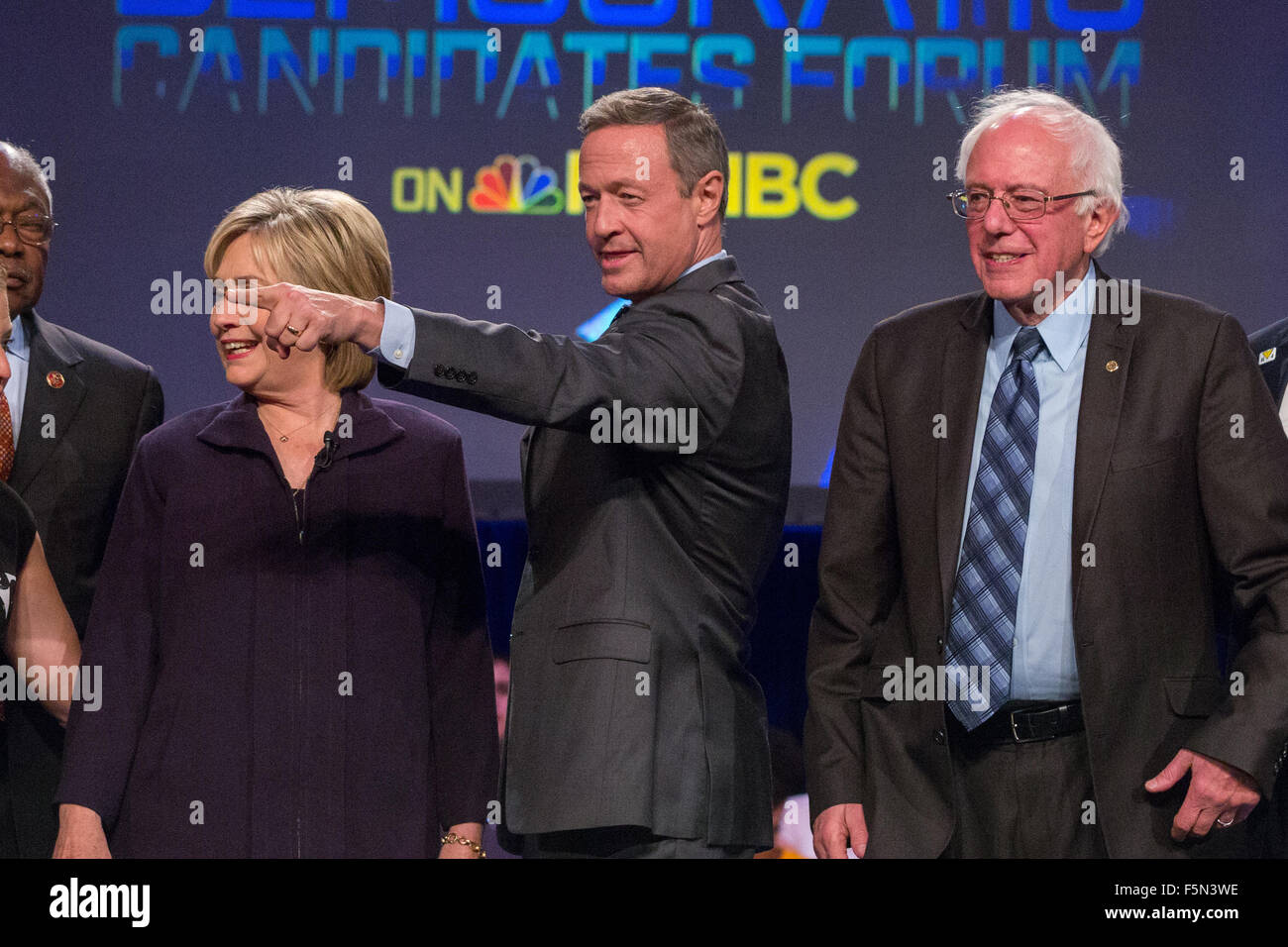 Rock Hill, South Carolina, Stati Uniti d'America. 6 Nov, 2015. Democratico i candidati presidenziali Hillary Rodham Clinton, ex Gov. Martin O'Malley e Sen. Bernie Sanders seguendo il primo nel Sud candidati Forum in Byrnes Auditorium presso università Winthrop Novembre 6, 2015 in Rock Hill, Carolina del Sud. Foto Stock