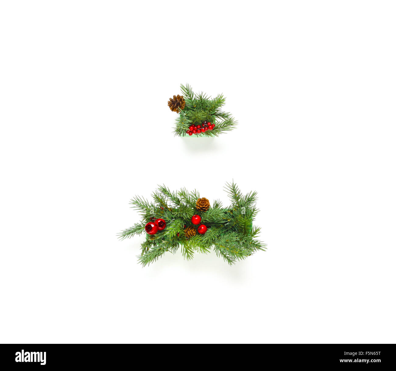 Lettere di Natale alfabeto o font fatte di rami di pino - Periodo e DASH Foto Stock