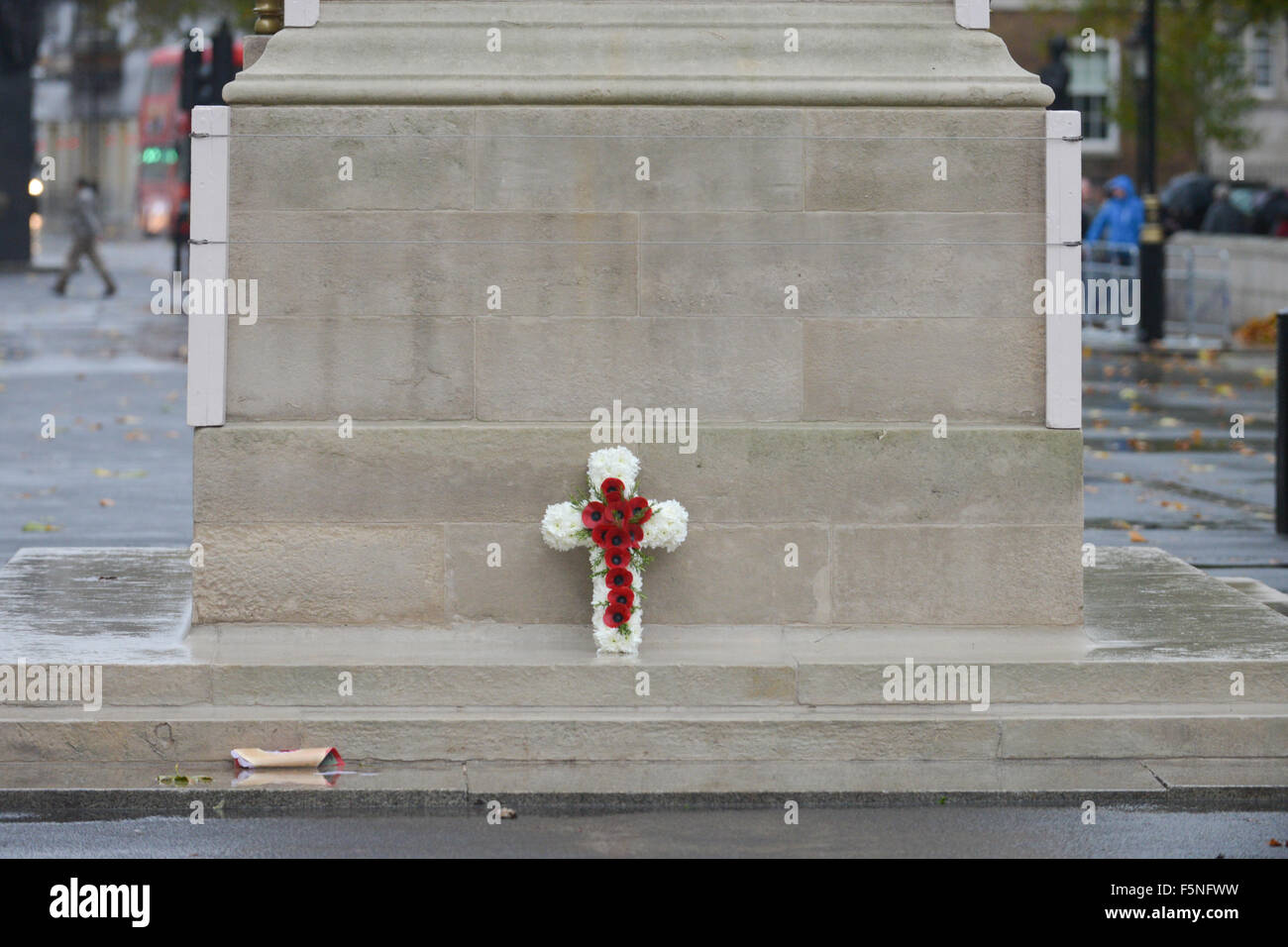 Whitehall, Londra, Regno Unito. 7 novembre 2015 le vedove di guerra' Association ricordo il servizio presso il cenotafio di Londra Foto Stock