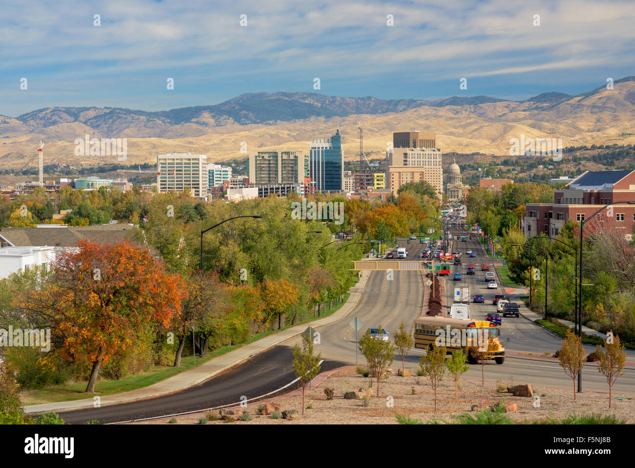 Boise City edificio di capitale e il bus di scuola Foto Stock