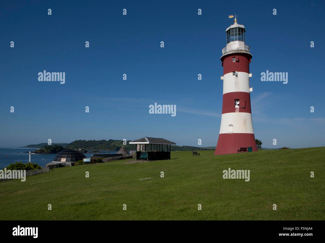 Smeaton torre del faro sul Hoe a Plymouth, Devon,un memoriale al suo designer, John Smeaton l'ingegnere civile. Foto Stock