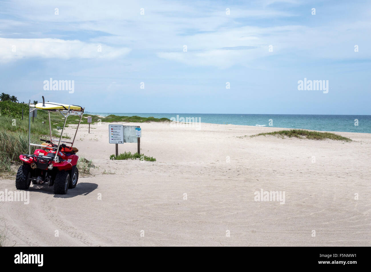 Stuart Florida,Hutchinson Barrier Island,ATV,spiagge pubbliche,sabbia,Oceano Atlantico acqua,visitatori viaggio viaggio turistico turismo punto di riferimento la Foto Stock
