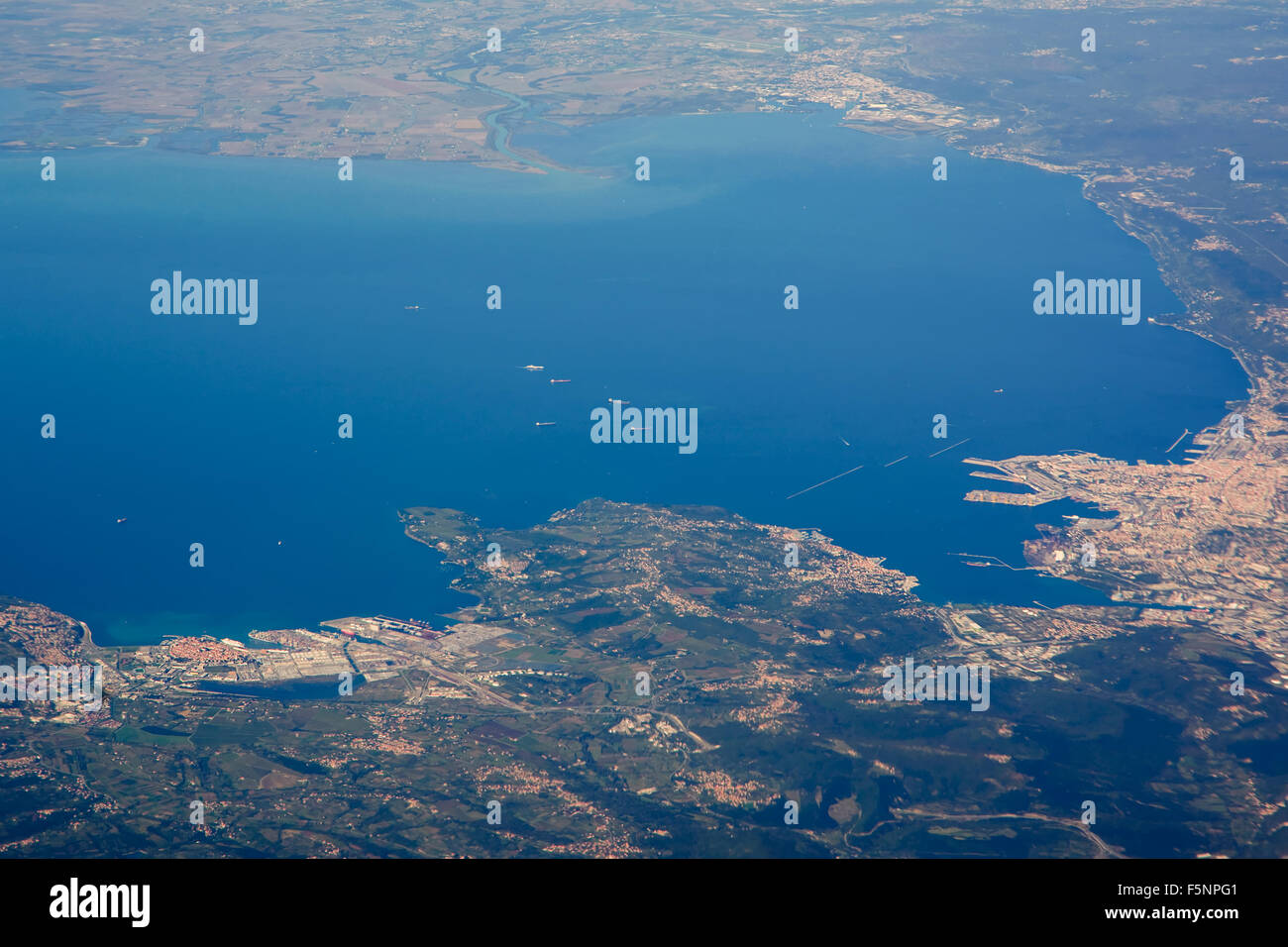 Vista Aereial di Udine e nord adritic mare (Italia e Slovenia) Foto Stock
