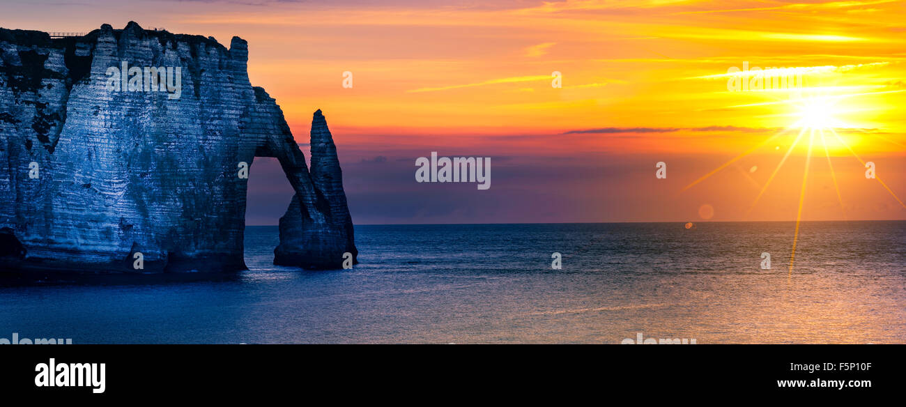 Falaise d'Amont scogliera di Etretat, Normandia, Francia Foto Stock