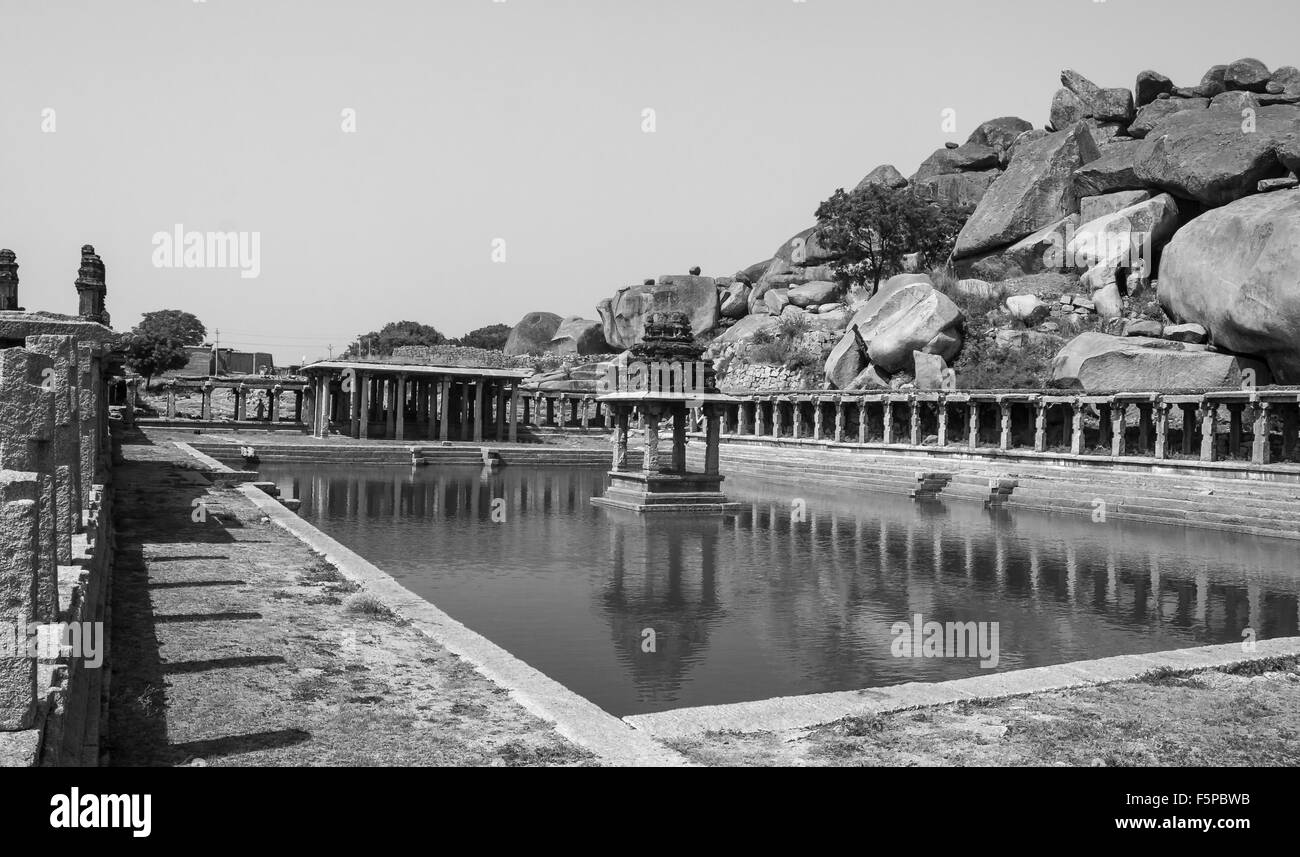 Immagine in bianco e nero di Krishna tempio di Hampi, Karnataka, India Foto Stock