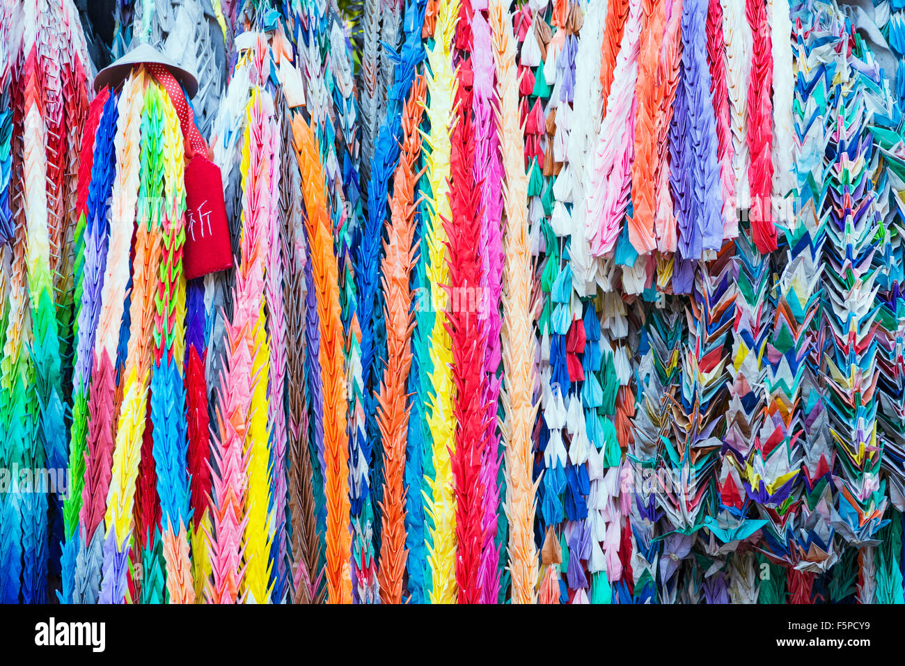 Senbazuru, mille Origami gru, a Fushimi Inari Taisha, Kyoyo Giappone Foto Stock