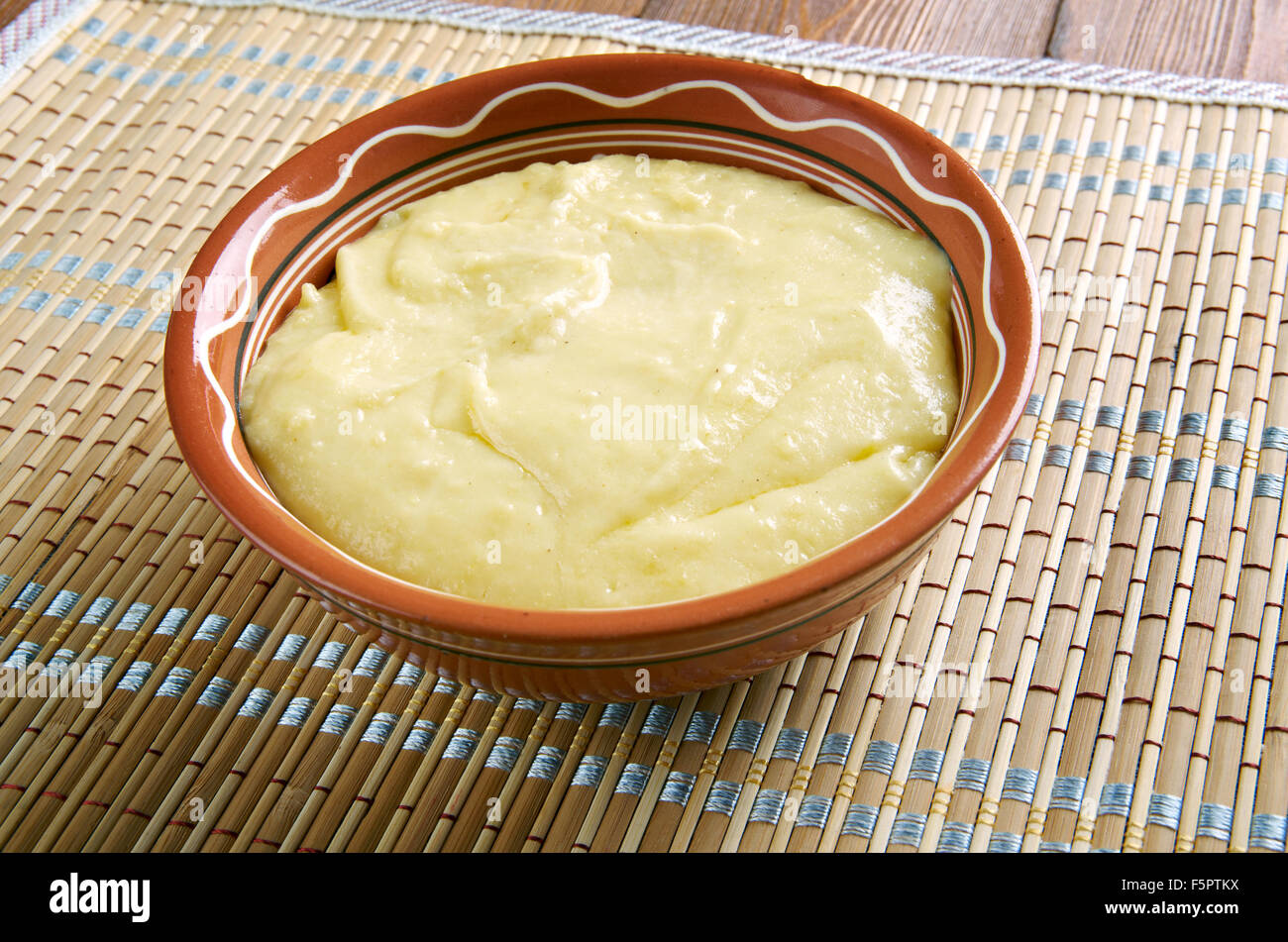 Muhlama - porridge di mais con formaggio.cucina turca Foto Stock
