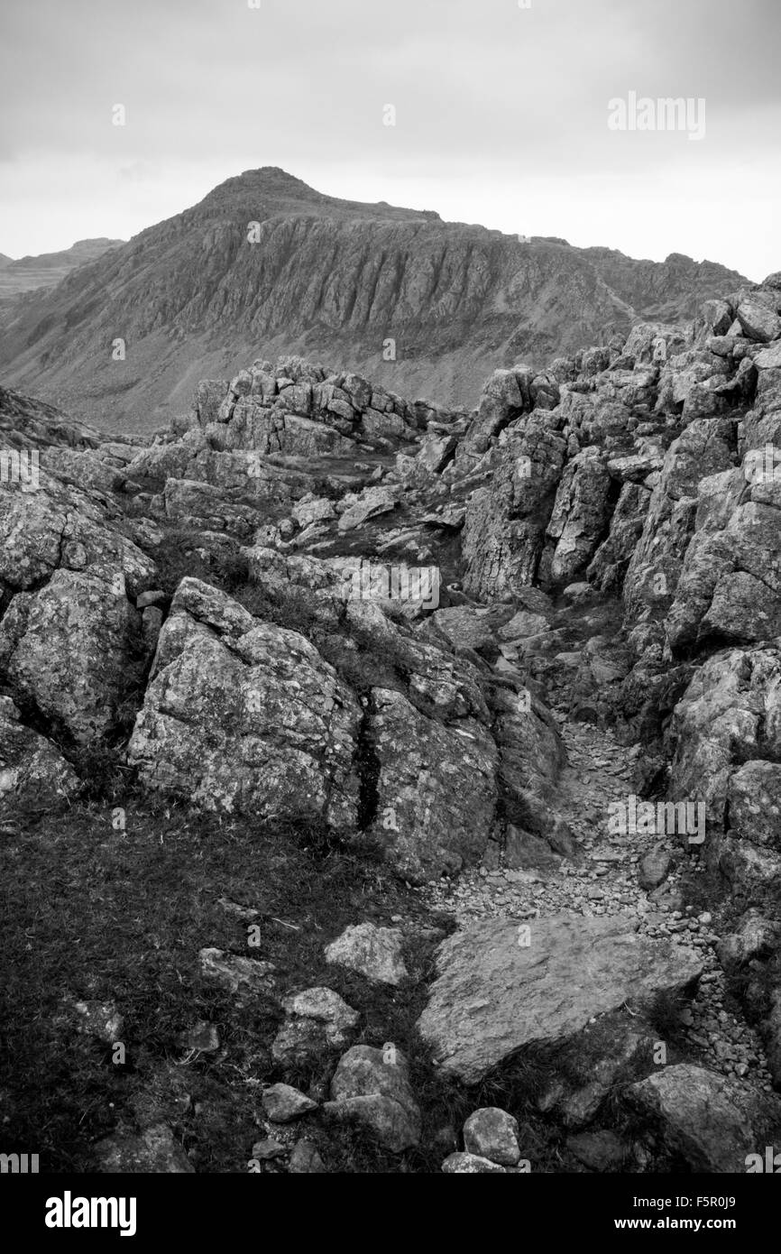 Guardando verso Bowfell nella distanza Foto Stock