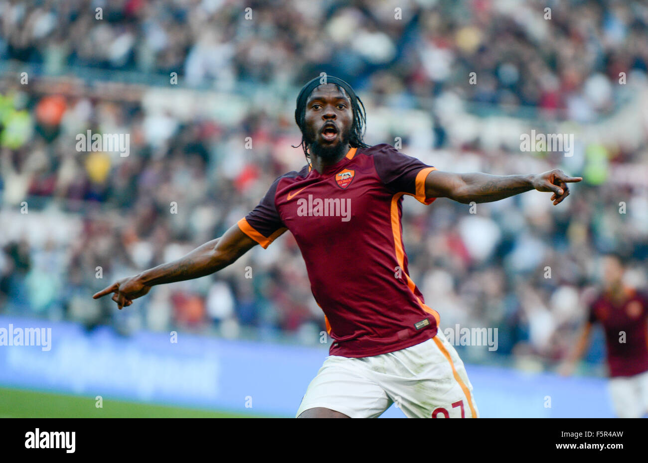 Roma, Italia. 8 Novembre, 2015. Gervinho durante il campionato italiano di una partita di calcio A.S. Roma vs S.S. Lazio nello Stadio Olimpico di Roma a novembre 08, 2015 Credit: Silvia Lore'/Alamy Live News Foto Stock