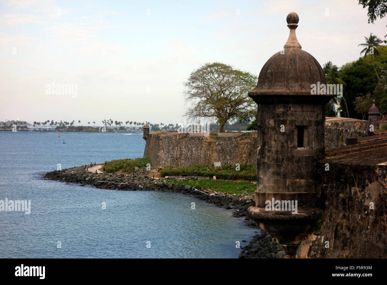 Parete della città, Paseo del Morro, Old San Juan, Puerto Rico Caraibi Foto Stock