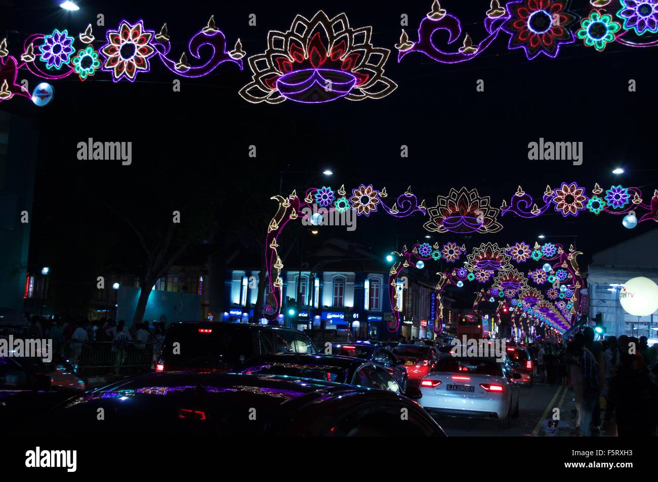 Illuminazione a Little India street in Diwali Festival Foto Stock