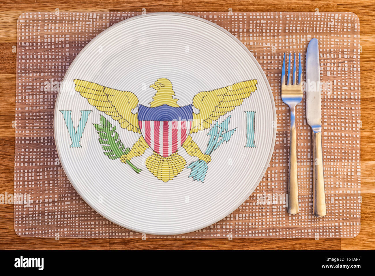 La cena la piastra con la bandiera delle Isole Vergini su di esso per il vostro cibo internazionale e bere i concetti. Foto Stock
