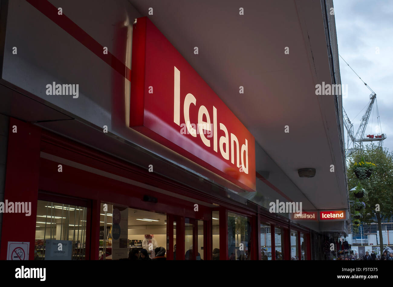 Islanda catena di supermercati cartello indicante il marchio aziendale. Islanda surgelati© Foto Stock