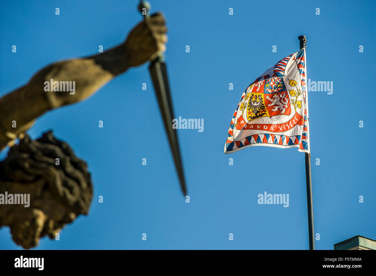 Bandiera del presidente della Repubblica ceca sul Castello di Praga Foto Stock