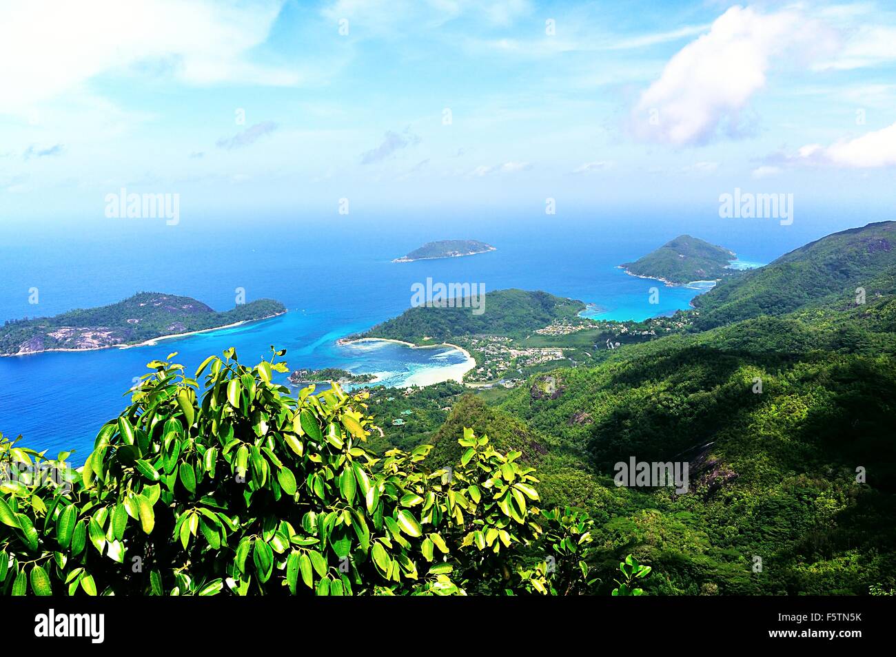 Vista da Morne Blanc, alle isole Ile concezione, Ile Teresa; Isola Mahe, Seicelle Foto Stock
