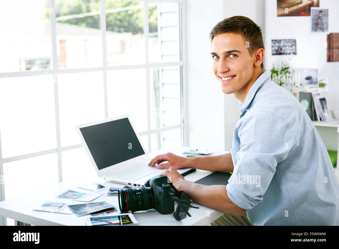 Concept per il fotografo professionista in office Foto Stock