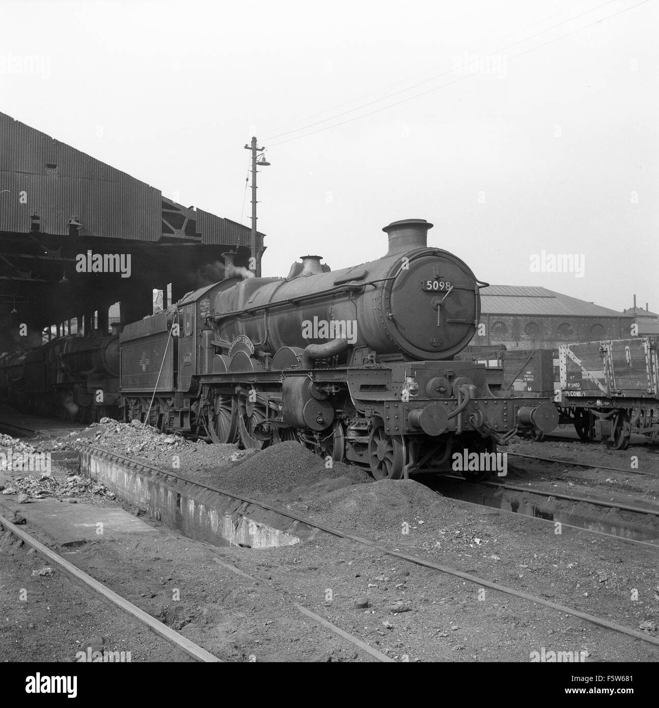 Locomotiva a vapore 5098 Castello di Clifford a Wolverhampton Foto Stock