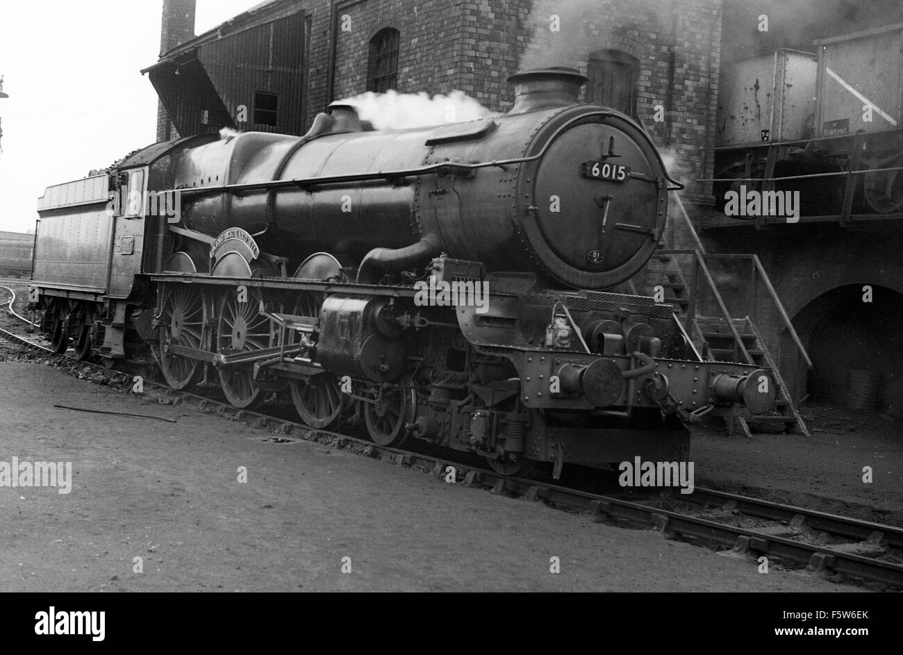 Locomotiva a vapore 6015 re Richard lll a Wolverhampton Foto Stock