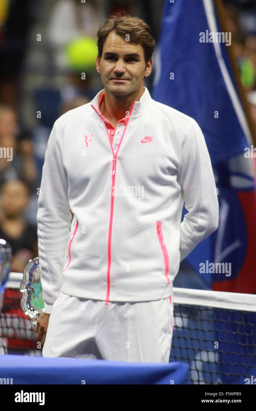I Trofei Assegnati A Novak Jokovic E Roger Federer Al Finale Del 2015 Mens U S Campionato Open I Fan Sono Stati Trattati Per Un Molto Divertente Match Tra Novak Djokovic E Roger