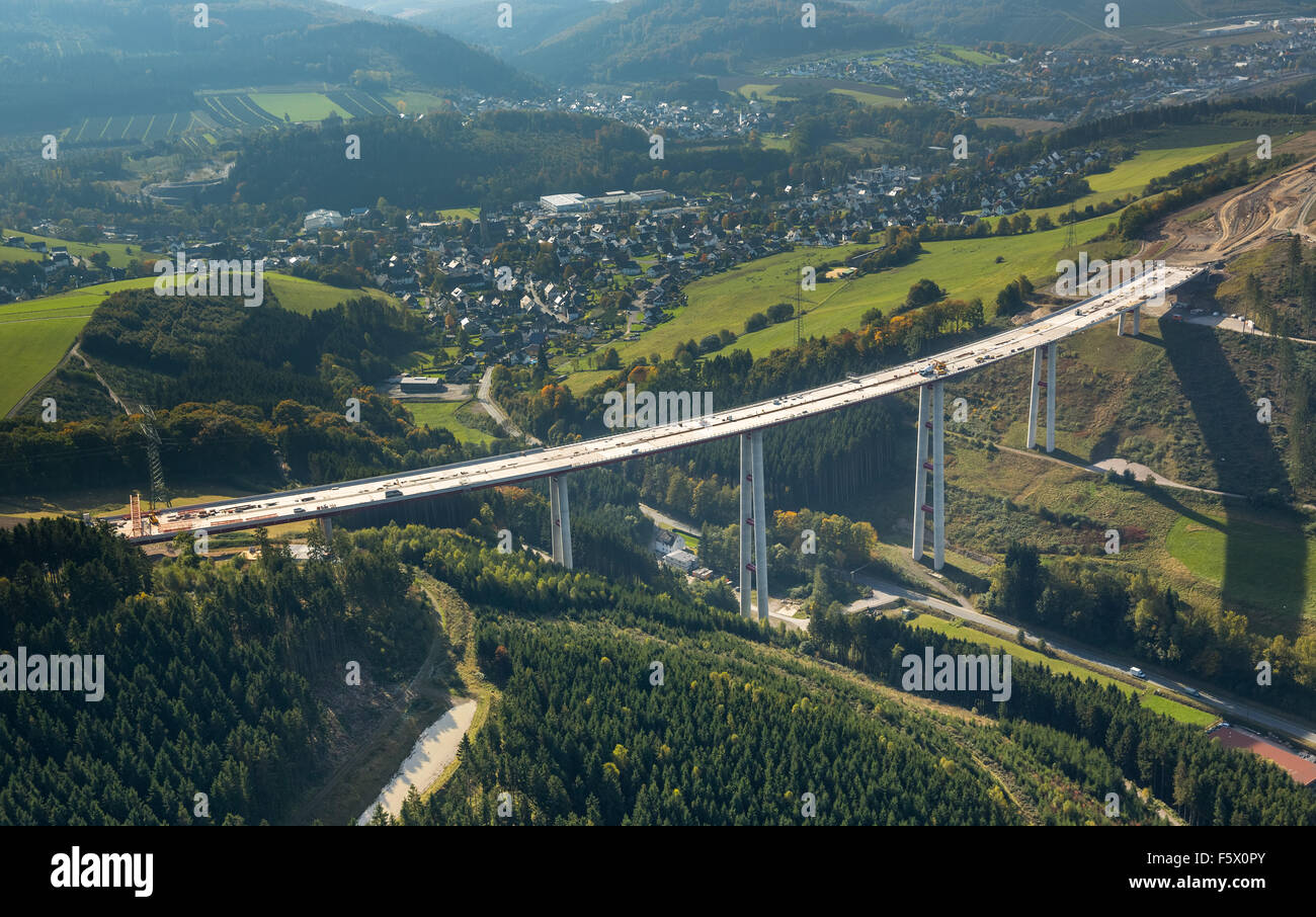 Viadotto Nuttlar, dopo il suo completamento nel 2016 sarà il ponte più alto nella Renania settentrionale-Vestfalia, ponte dell'autostrada A46 Foto Stock